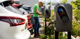 Zakelijke laadpaal - Steza - Nissan - laden auto - Etrel Inch Pro